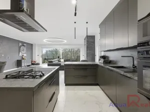 Prodej rodinného domu, Karlovy Vary, 180 m2