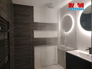 Pronájem bytu 2+kk, Praha, Na Maninách, 43 m2