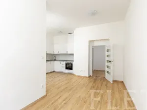 Pronájem bytu 1+kk, Praha - Libeň, Františka Kadlece, 32 m2