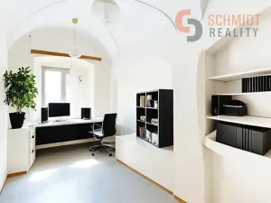 Pronájem kanceláře, Mikulov, Náměstí, 14 m2