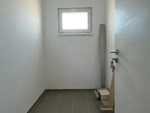 Pronájem bytu 1+kk, Hrochův Týnec, Nádražní, 28 m2