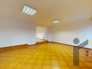 Pronájem obchodního prostoru, Praha - Hostivař, Hornoměcholupská, 88 m2