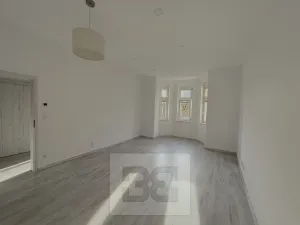 Pronájem bytu 2+kk, Praha - Košíře, Pod Kavalírkou, 53 m2