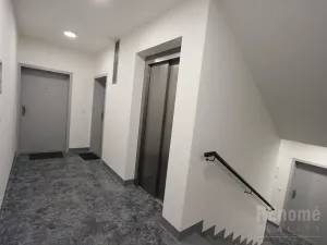 Pronájem bytu 2+kk, Praha - Karlín, U Mlýnského kanálu, 55 m2