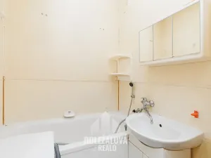 Pronájem bytu 1+1, Jihlava, U Hřbitova, 42 m2