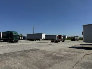 Pronájem komerčního pozemku, Holubice, 700 m2