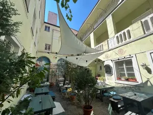 Prodej vícegeneračního domu, Praha, Vlašská, 1011 m2