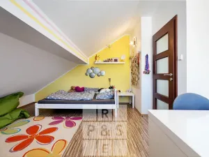 Prodej vícegeneračního domu, Praha - Štěrboholy, Pod areálem, 333 m2