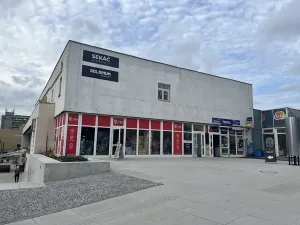 Pronájem obchodního prostoru, Kopřivnice, Nové náměstí, 60 m2