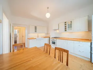 Pronájem vily, Praha - Modřany, Nečova, 200 m2