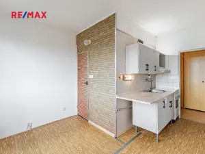 Pronájem bytu 1+1, Jindřichův Hradec, sídliště Vajgar, 43 m2