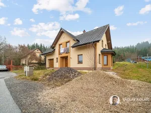 Prodej rodinného domu, Pecka, 176 m2