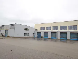 Pronájem výrobních prostor, Lišov, Hůrecká, 2357 m2
