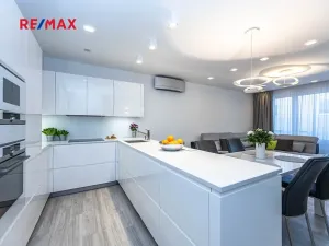 Pronájem bytu 2+kk, Praha - Strašnice, Novostrašnická, 68 m2