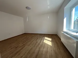 Pronájem bytu 1+1, Káraný, V Zátiší, 41 m2