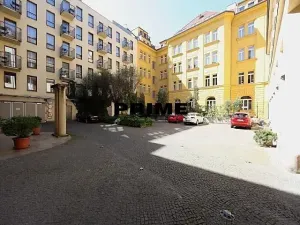 Pronájem kanceláře, Praha - Smíchov, Štefánikova, 63 m2