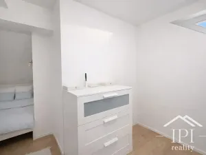 Prodej bytu 2+kk, Praha - Holešovice, Komunardů, 53 m2