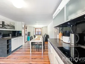 Prodej vícegeneračního domu, Lobeč, 340 m2