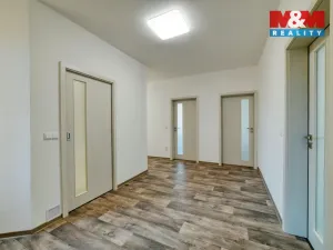 Prodej bytu 4+1, Cheb, Májová, 121 m2