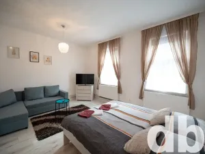 Pronájem bytu 2+kk, Karlovy Vary, Jabloňová, 45 m2