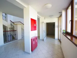 Pronájem kanceláře, Praha - Smíchov, Štefánikova, 63 m2