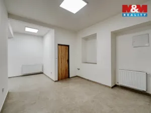 Pronájem obchodního prostoru, Plzeň - Jižní Předměstí, Husova, 51 m2