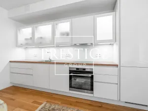 Pronájem bytu 2+kk, Praha - Smíchov, Plzeňská, 36 m2