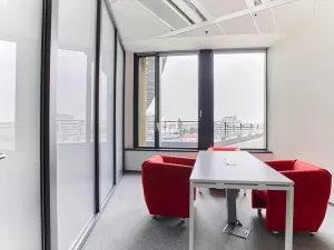 Pronájem kanceláře, Praha - Nusle, Pikrtova, 536 m2