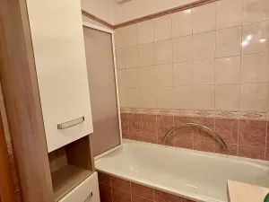 Pronájem bytu 2+kk, Praha - Libeň, Na stráži, 46 m2