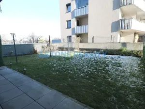 Pronájem bytu 2+kk, Praha - Strašnice, Zvěřinova, 121 m2