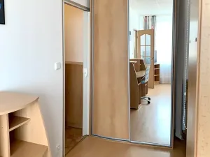 Pronájem bytu 1+1, Praha - Kobylisy, Košťálkova, 35 m2