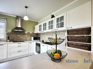 Prodej rodinného domu, Měšice, V lukách, 267 m2