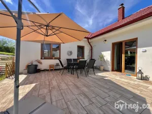 Pronájem rodinného domu, Milovice, 118 m2