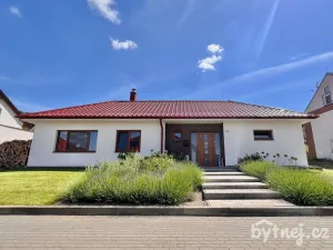 Pronájem rodinného domu, Milovice, 118 m2