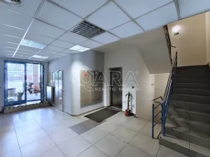 Pronájem kanceláře, Praha - Nusle, Hvězdova, 240 m2