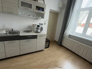 Pronájem kanceláře, Pardubice - Zelené Předměstí, třída Míru, 16 m2