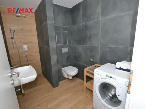 Pronájem bytu 1+kk, Plzeň, Na Roudné, 41 m2