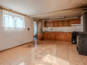 Prodej rodinného domu, Hrobce, Hlavní, 238 m2