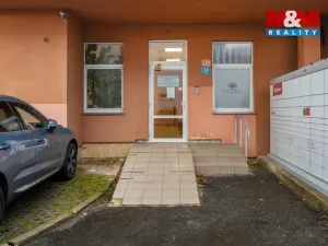 Pronájem obchodního prostoru, Ústí nad Labem - Severní Terasa, Šrámkova, 33 m2