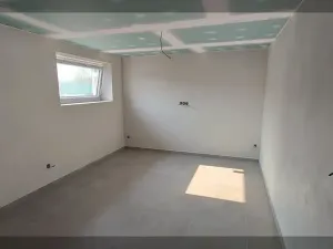 Pronájem skladu, Srubec, Ledenická-St. Pohůrka, 205 m2