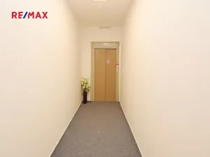 Pronájem kanceláře, Nymburk, Náměstí Přemyslovců, 29 m2