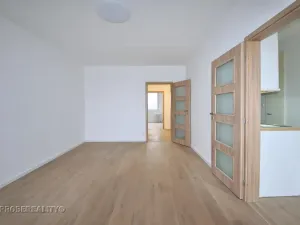 Prodej bytu 3+1, Praha - Modřany, Angelovova, 76 m2