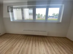 Prodej obchodního prostoru, Karlovy Vary, 76 m2