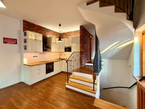 Prodej atypického bytu, Třebíč, Na Úbočí, 85 m2