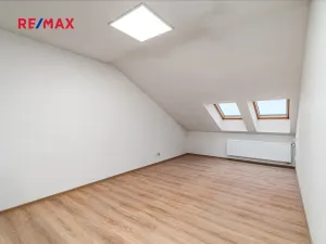 Pronájem bytu 2+kk, Plzeň, Skvrňanská, 37 m2