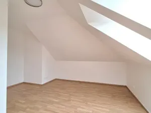 Pronájem bytu 3+kk, Praha, Podbělohorská, 105 m2