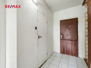 Prodej bytu 2+kk, Praha - Prosek, Zárybská, 42 m2
