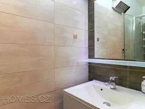 Pronájem bytu 1+kk, Praha - Holešovice, U průhonu, 22 m2