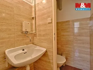 Pronájem obchodního prostoru, Čáslav - Čáslav-Staré Město, Váchova, 27 m2