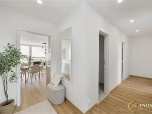 Prodej bytu 4+kk, Praha - Kobylisy, Třebenická, 73 m2